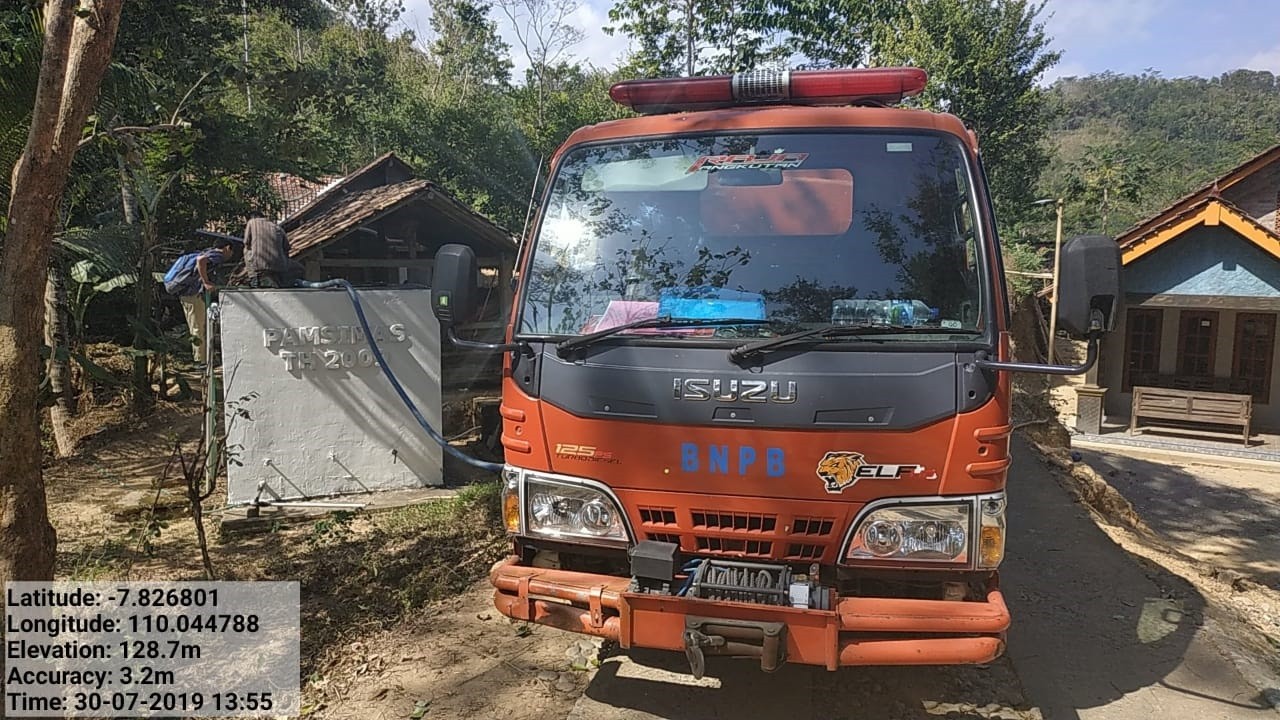 DISTRIBUSI BANTUAN AIR BERSIH HARI KE-43  DI DESA SOMOREJO