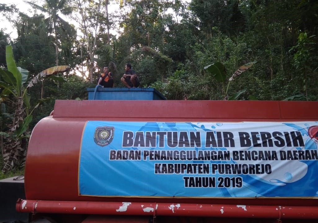 DISTRIBUSI BANTUAN AIR BERSIH HARI KE-26 DI DESA SOKOAGUNG