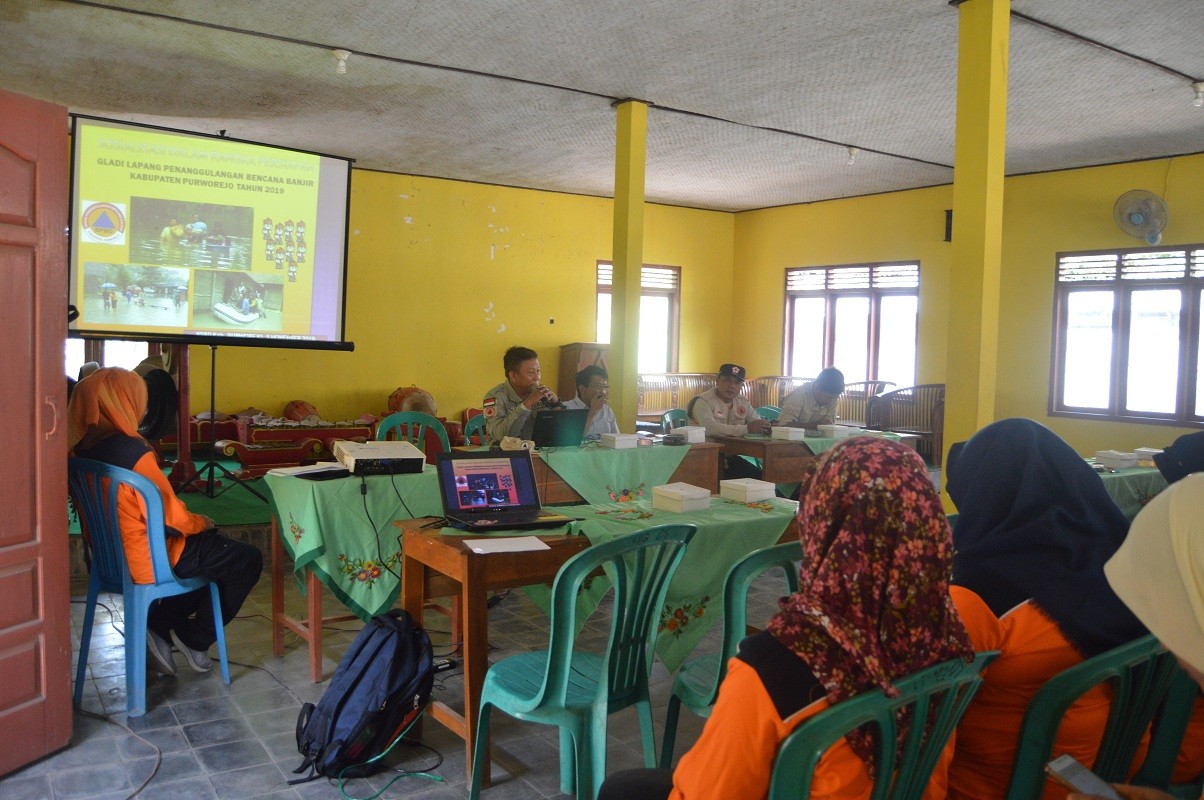 Sosialisasi Pelaksanaan Gladi Lapang Penanggulangan Bencana Banjir Di Desa Dadirejo