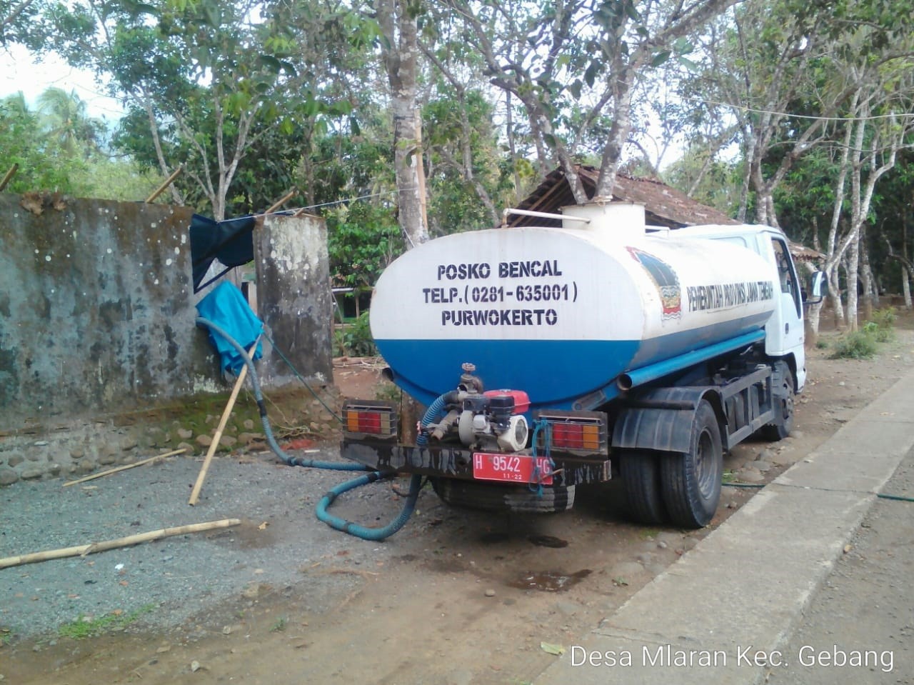 DISTRIBUSI BANTUAN AIR BERSIH HARI KE-169 DI DESA MLARAN