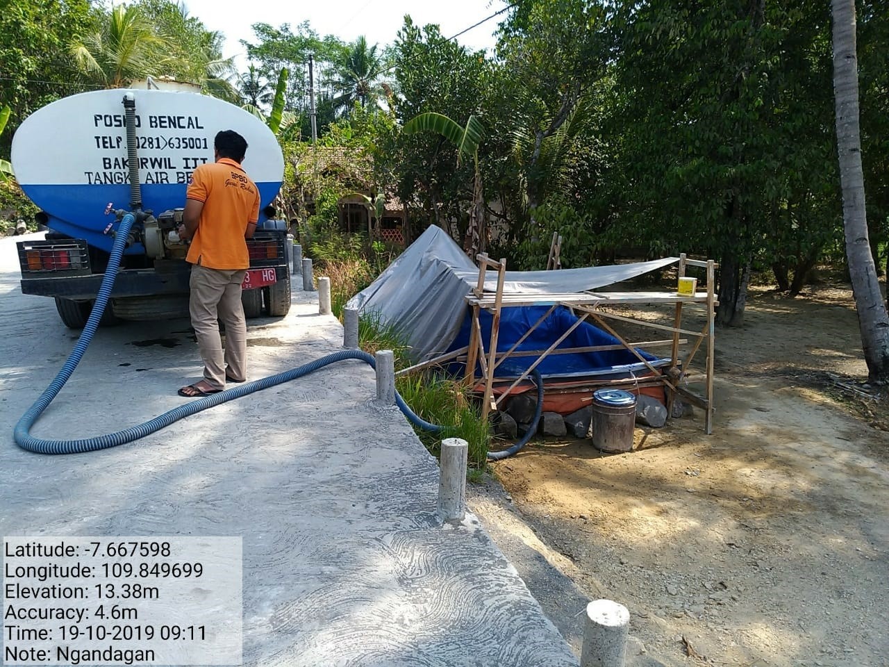 DISTRIBUSI BANTUAN AIR BERSIH HARI KE-124 DI DESA NGANDAGAN