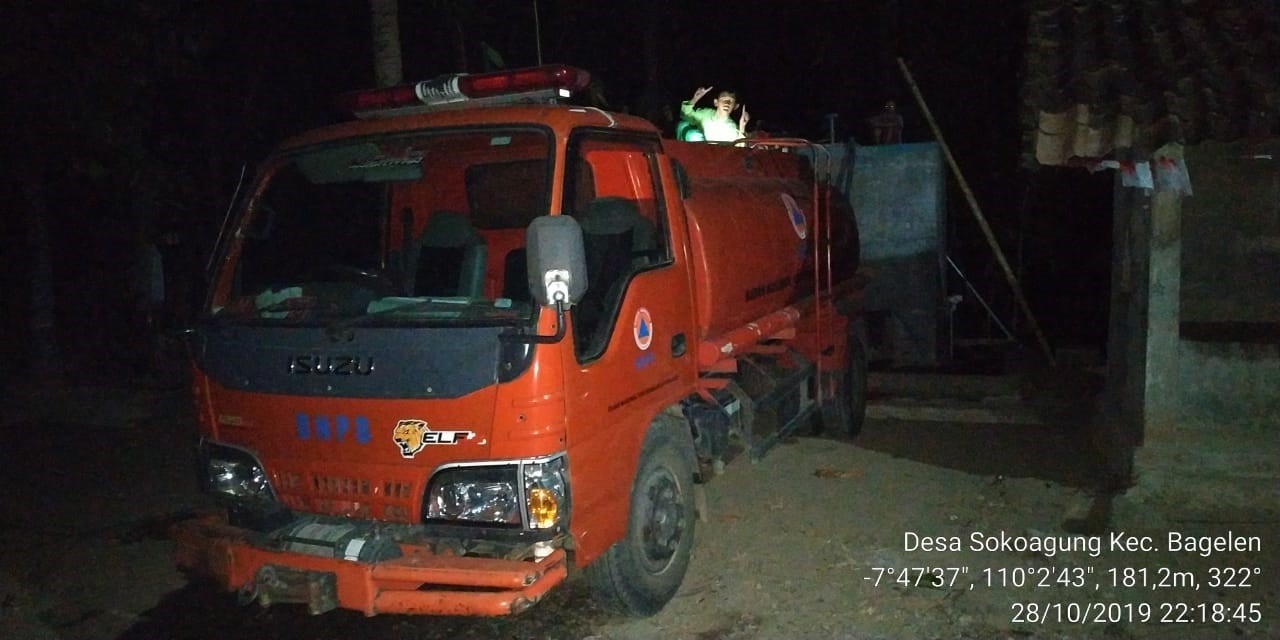 DISTRIBUSI BANTUAN AIR BERSIH HARI KE-133 DI DESA SOKOAGUNG