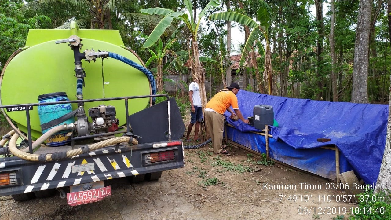 DISTRIBUSI BANTUAN AIR BERSIH HARI KE-175 DI DESA BAGELEN