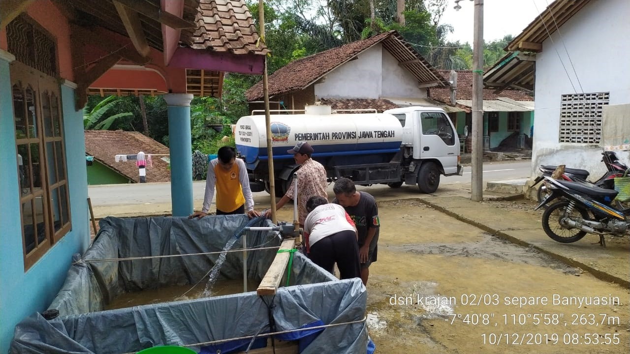 DISTRIBUSI BANTUAN AIR BERSIH HARI KE-176 DI DESA BANYUASIN SEPARE