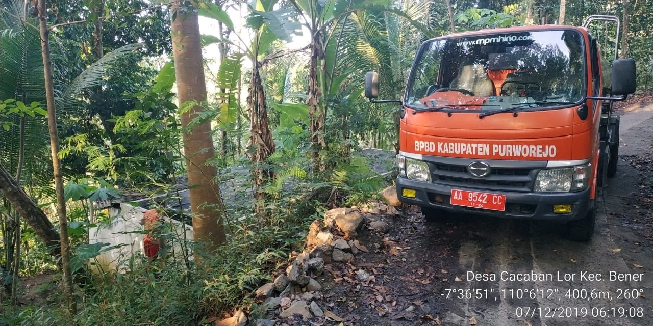 DISTRIBUSI BANTUAN AIR BERSIH HARI KE-173 DI DESA CACABAN LOR