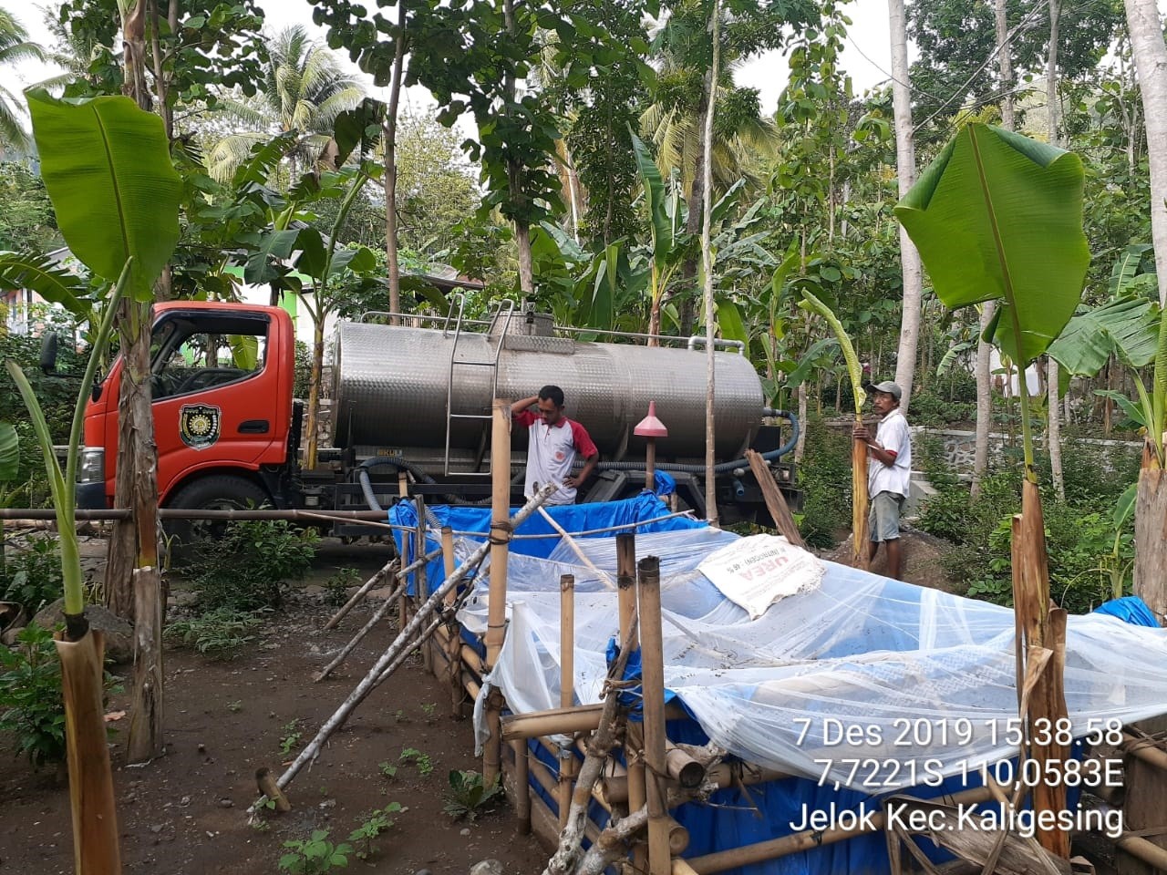 DISTRIBUSI BANTUAN AIR BERSIH HARI KE-173 DI DESA JELOK