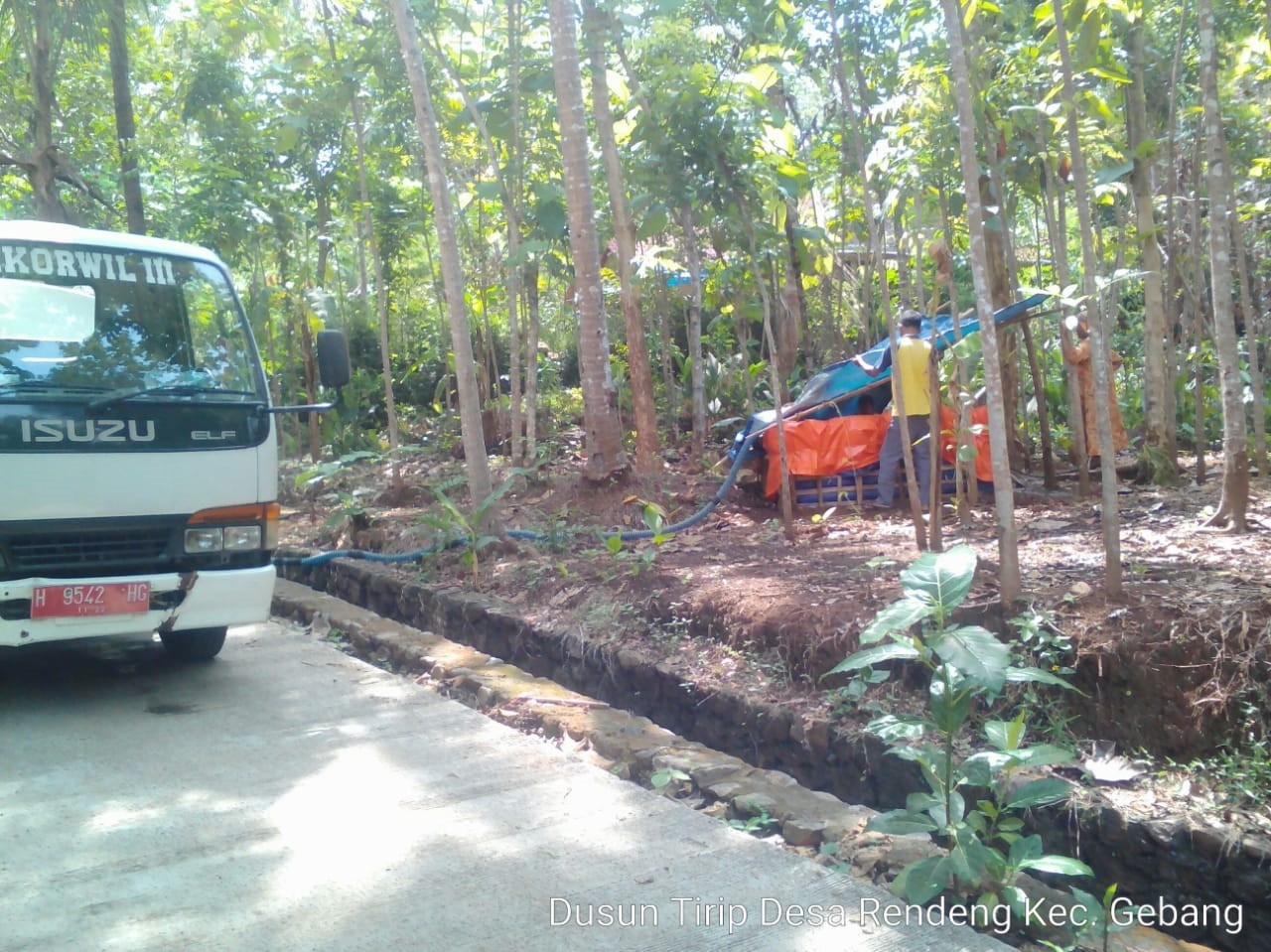 DISTRIBUSI BANTUAN AIR BERSIH HARI KE-169 DI DESA RENDENG