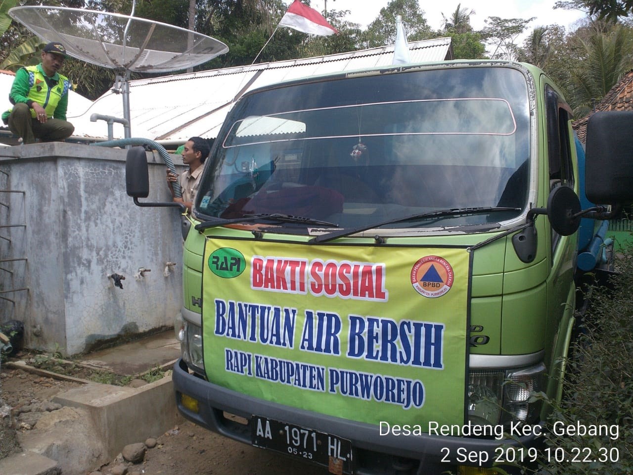 DISTRIBUSI BANTUAN AIR BERSIH HARI KE-77 DI DESA RENDENG