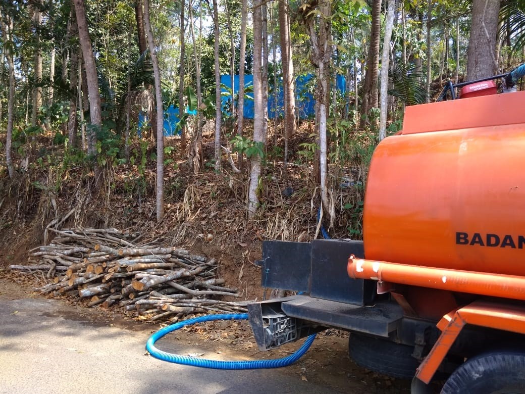 DISTRIBUSI BANTUAN AIR BERSIH HARI KE-75 DI DESA SIDOMUKTI