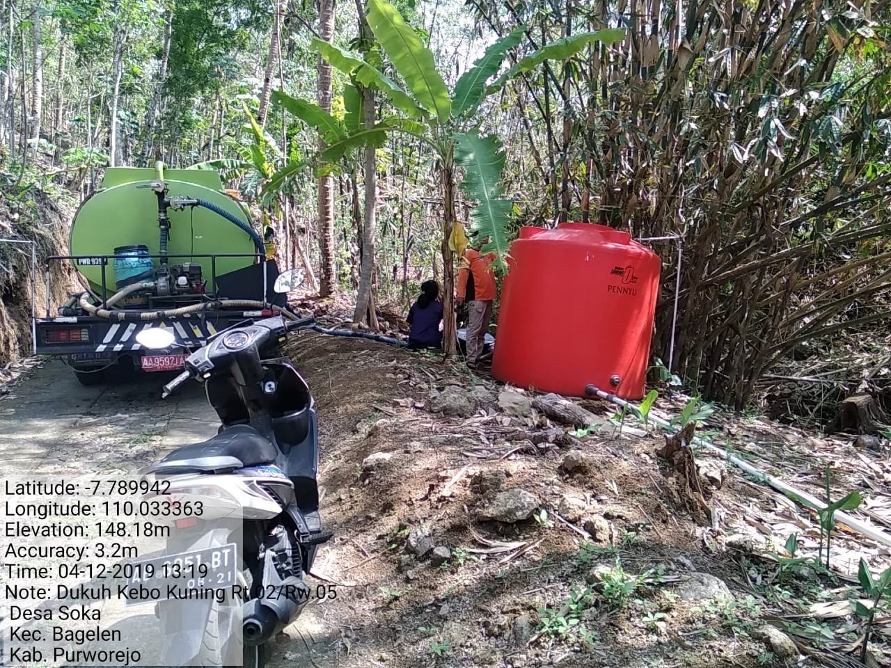 DISTRIBUSI BANTUAN AIR BERSIH HARI KE-170 DI DESA SOKO