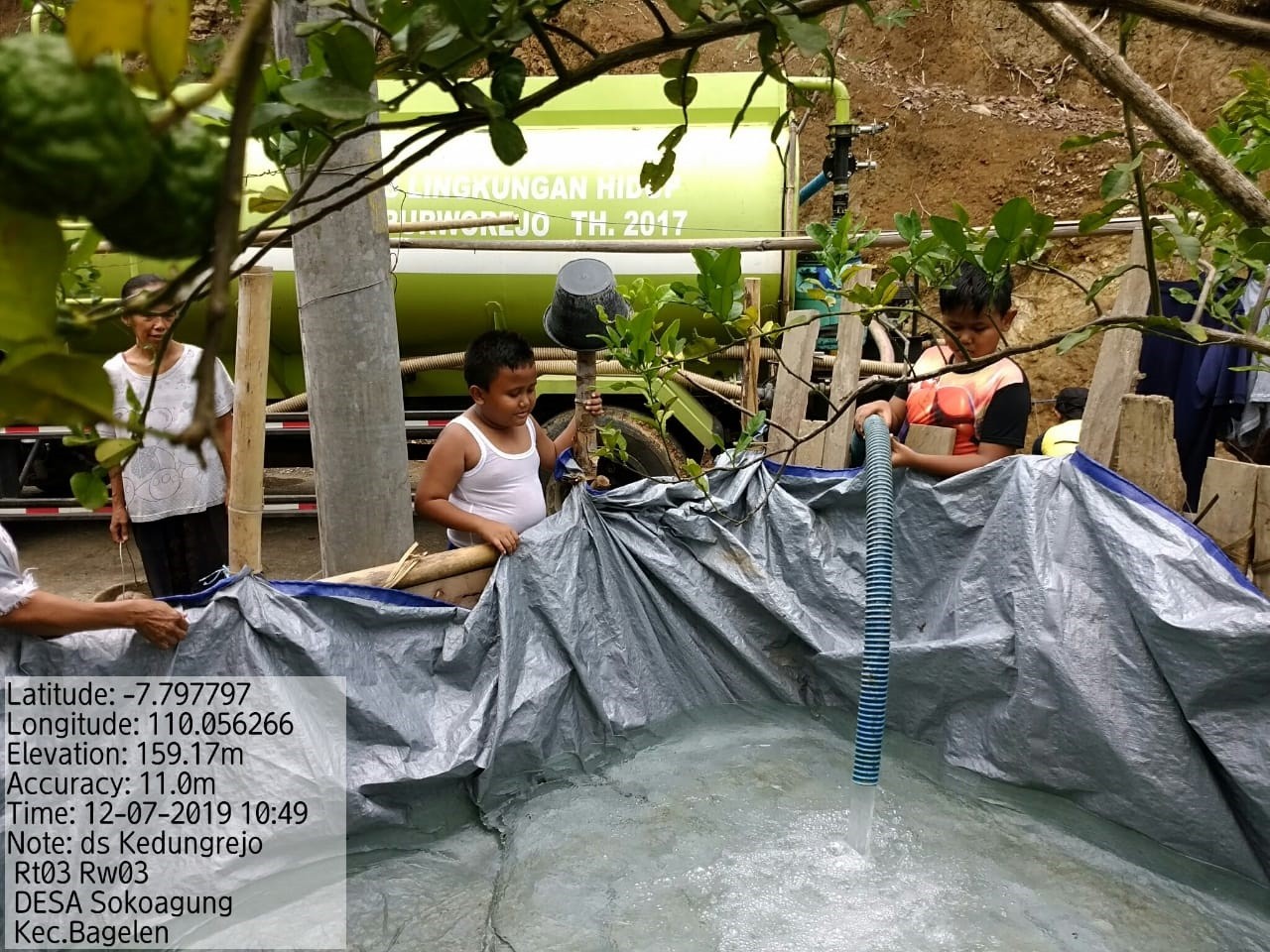 DISTRIBUSI BANTUAN AIR BERSIH HARI KE-173 DI DESA SOKOAGUNG