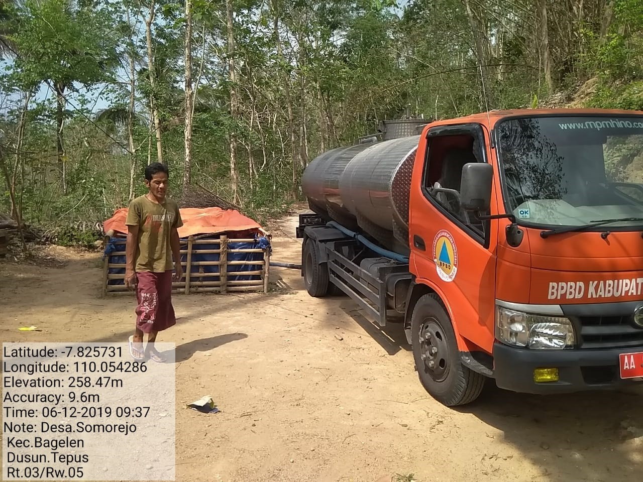 DISTRIBUSI BANTUAN AIR BERSIH HARI KE-172 DI DESA SOMOREJO