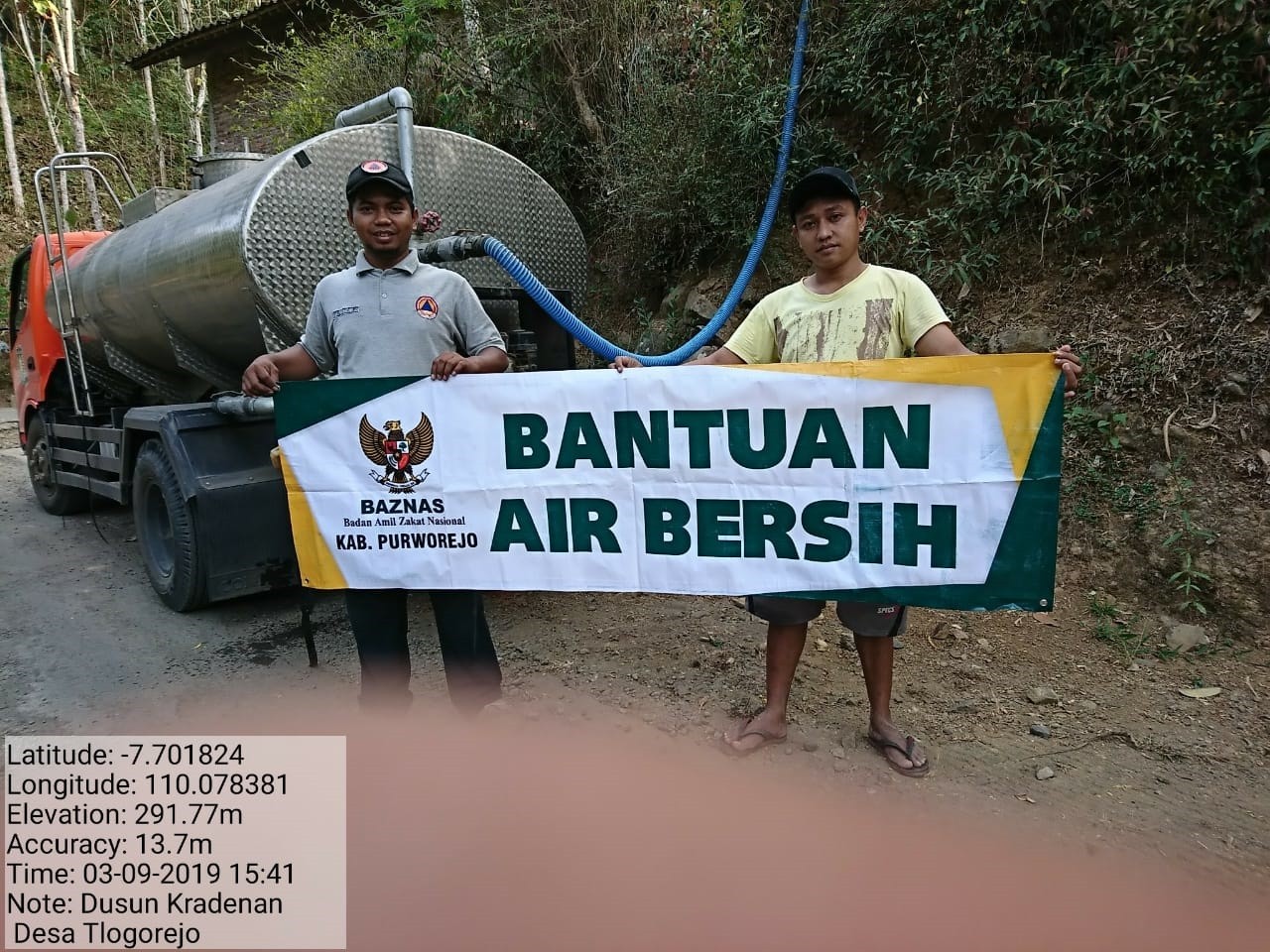 DISTRIBUSI BANTUAN AIR BERSIH HARI KE-78 DI DESA TLOGO REJO