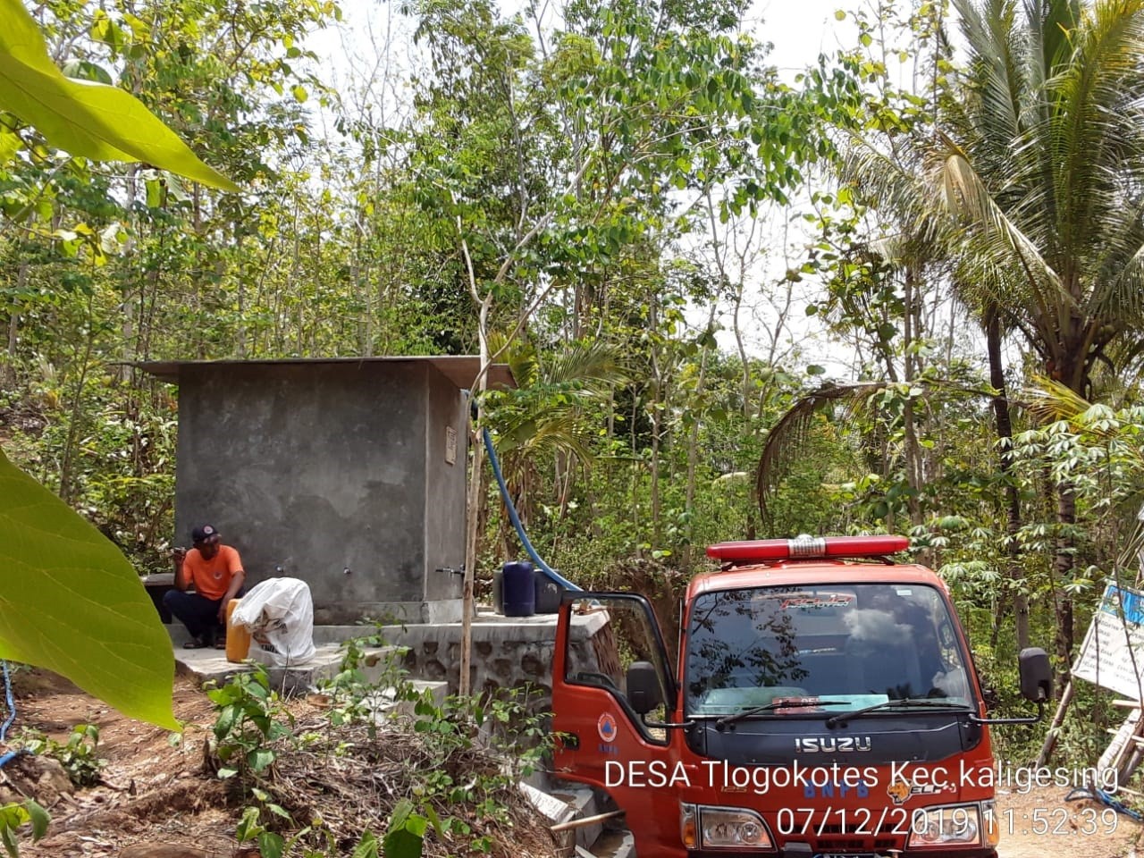 DISTRIBUSI BANTUAN AIR BERSIH HARI KE-173 DI DESA TLOGOKOTES